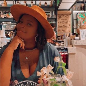 Meet your Posher, Ariana